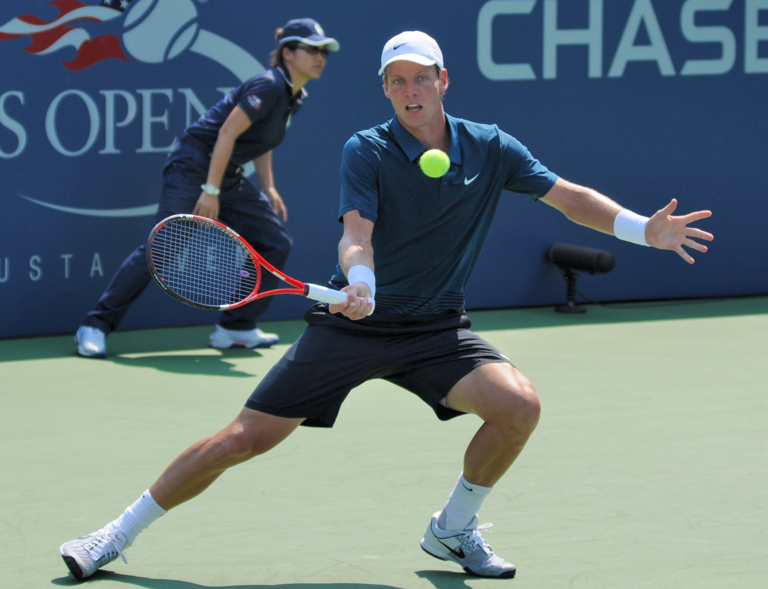 tomas_berdych_at_the_2010_us_open_01