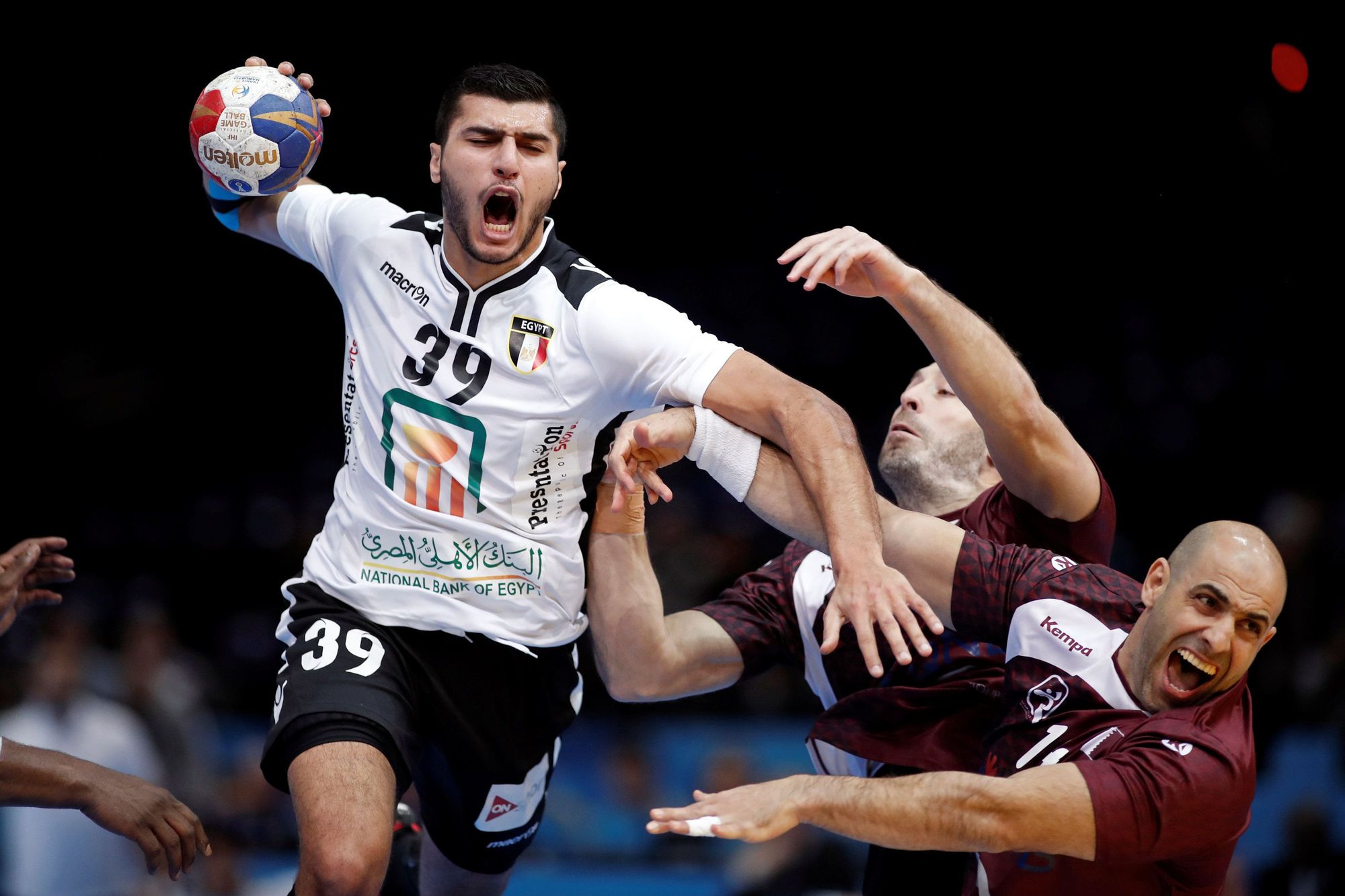 810090-2017-01-13T140411Z_1179862759_RC18FDD9DC50_RTRMADP_3_HANDBALL-WORLD