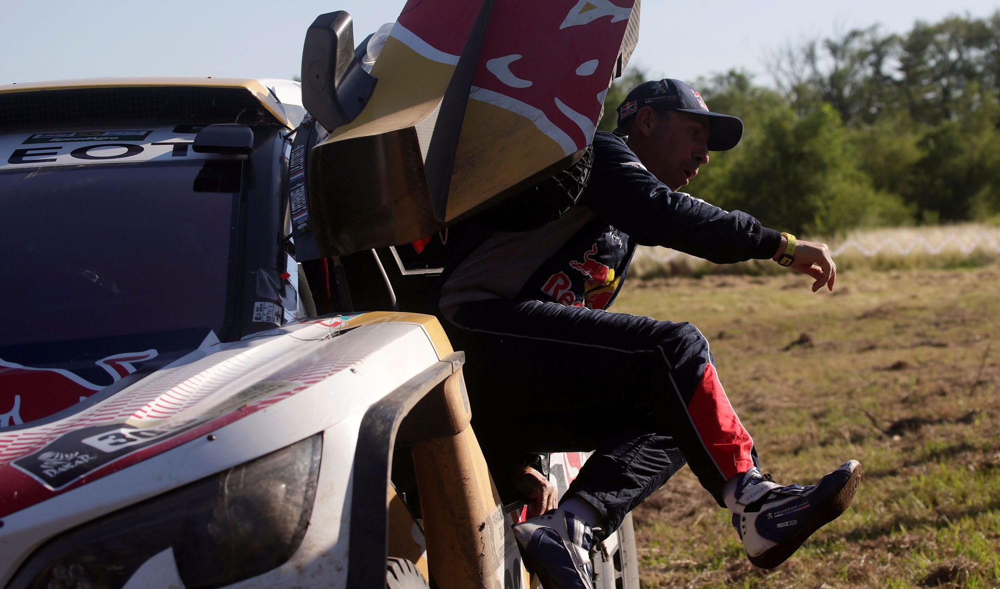 811935-2017-01-14T121821Z_1895151339_RC189BB67580_RTRMADP_3_MOTOR-RALLY-DAKAR