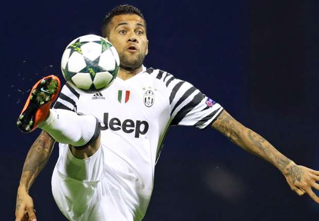 dani-alves-juventus-champions-league_1g8q8gaq9yrrb1kvo3k43bpn2s