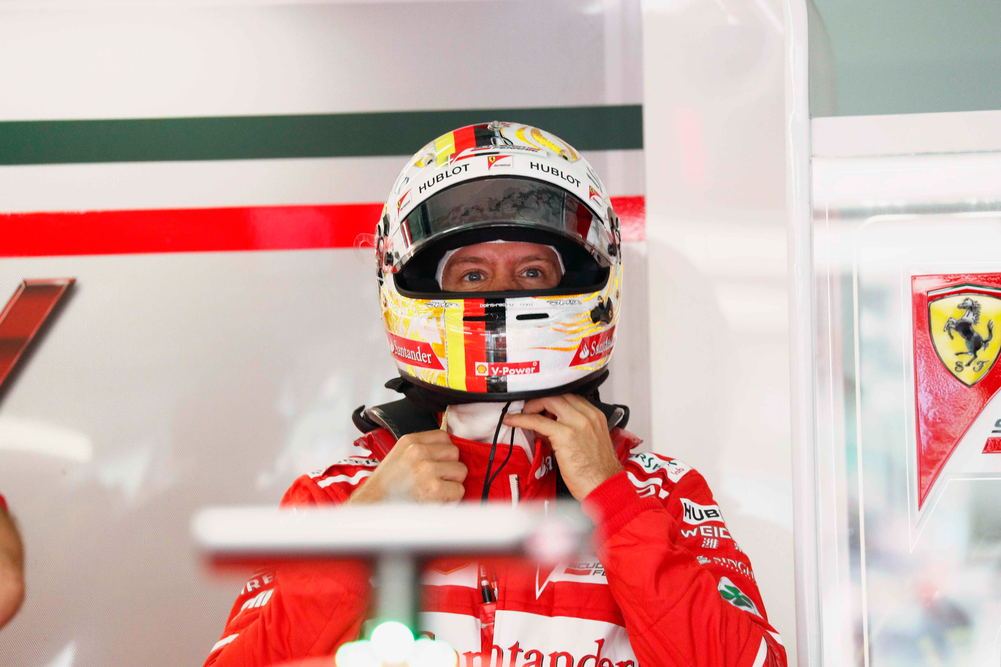 1320959-2017-09-30T070612Z_245791288_HP1ED9U0JQBYY_RTRMADP_3_MOTOR-F1-MALAYSIA-(1)