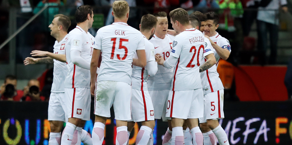 1336643-2017-10-08T170751Z_39495000_RC155D741950_RTRMADP_3_SOCCER-WORLDCUP-POL-MNE