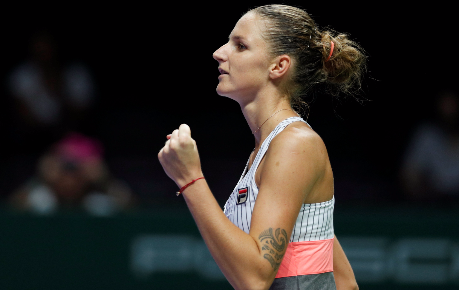 1370609-2017-10-24T162132Z_625366343_RC187D773700_RTRMADP_3_TENNIS-WTAFINALS