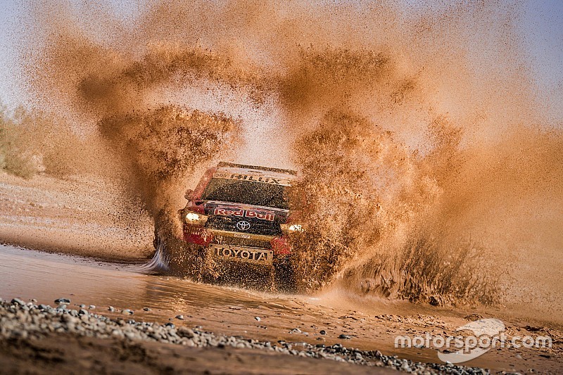 ccr-morocco-rally-2017-300-toyota-hilux-nasser-al-attiyah-matthieu-baumel-5844802