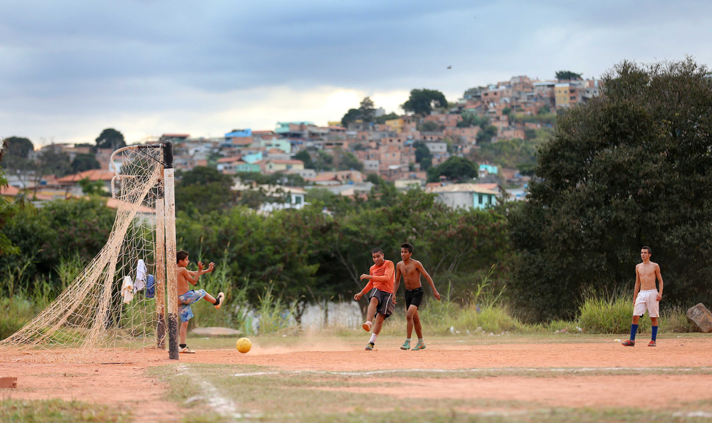 1442522-2013-06-25T164935Z_1_MT1ACI11007356_RTRMADP_3_SOCCER-BRAZIL-HOIZONTE