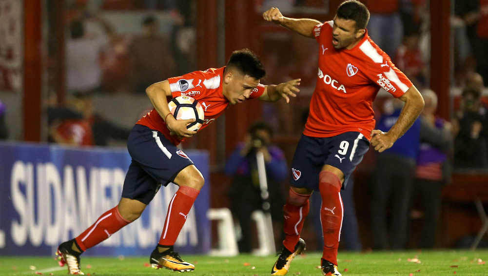 1446377-2017-11-29T011256Z_1085146768_RC1380146D70_RTRMADP_3_SOCCER-SUDAMERICANA