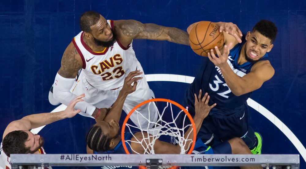 1554528-2018-01-09T041828Z_162301671_NOCID_RTRMADP_3_NBA-CLEVELAND-CAVALIERS-AT-MINNESOTA-TIMBERWOLVES