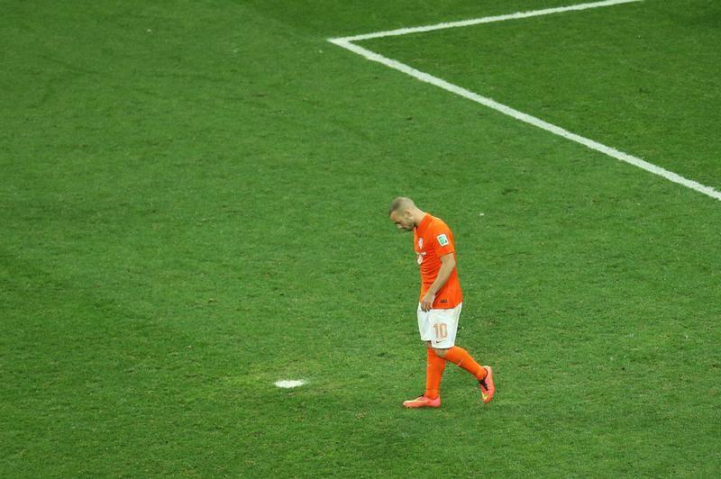 لاعب الوسط الهولندي فيسلي سنايدر - صورة من أرشيف رويترز