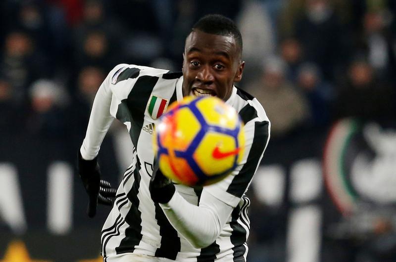 بليز ماتودي لاعب يوفنتوس خلال مباراة للفريق بدوري الدرجة الأولى الإيطالي لكرة القدم يوم 9 ديسمبر كانون الأول 2017. تصوير: ستيفانو ريلانديني - رويترز